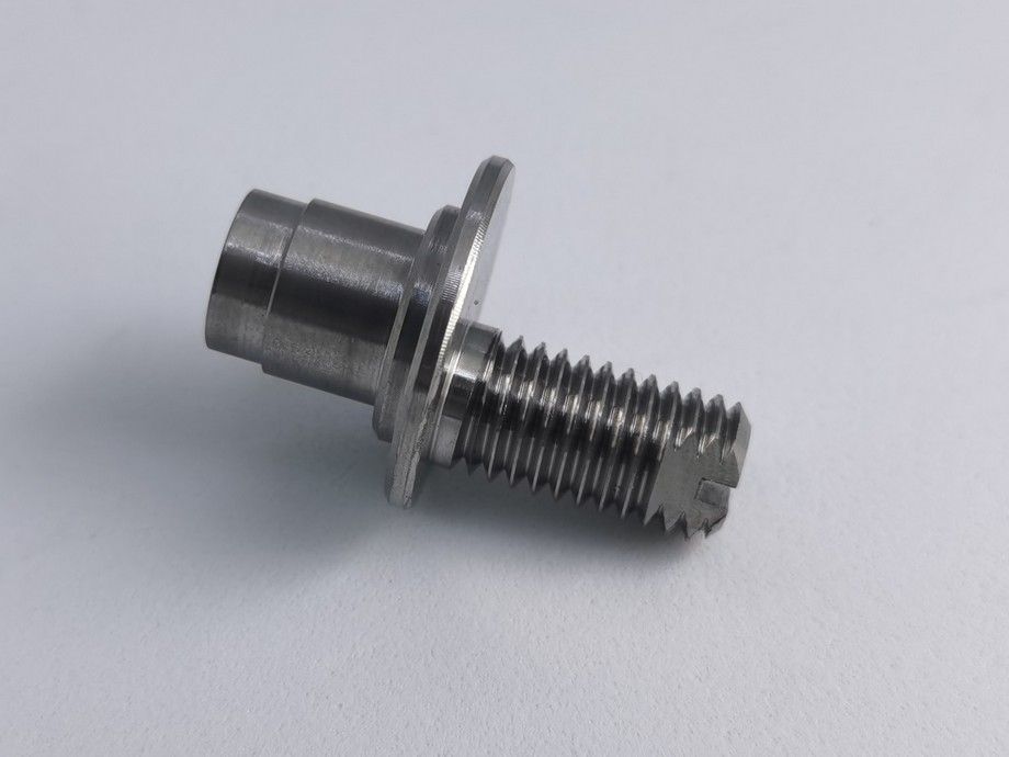 Eccentric connecting shaft